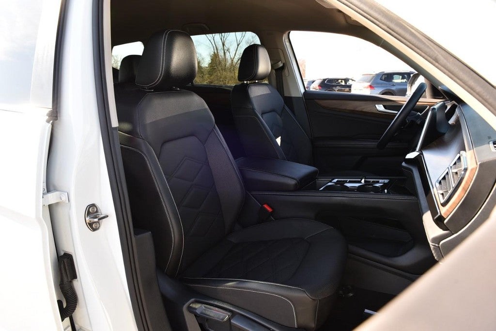 2025 Volkswagen Atlas 2.0T SE w/Technology FWD