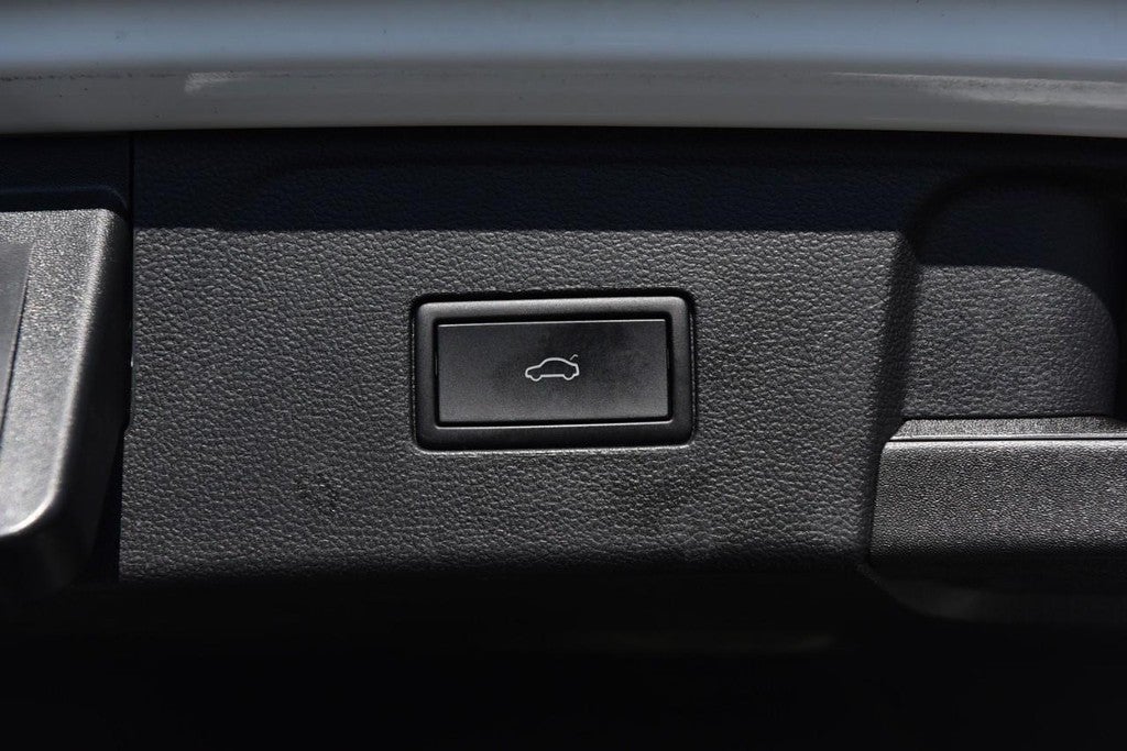 2025 Volkswagen Atlas 2.0T SE w/Technology FWD