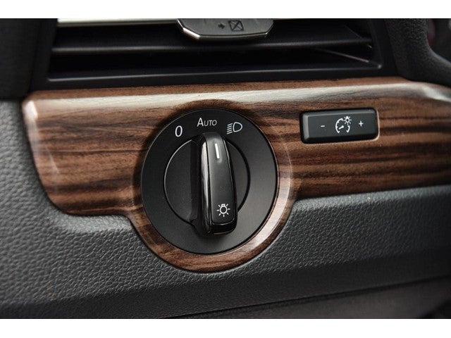 2022 Volkswagen Passat 2.0T Limited Edition