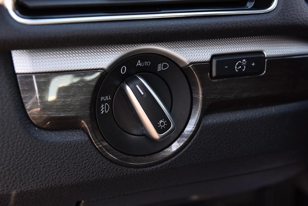 2017 Volkswagen Passat 1.8T SE Auto