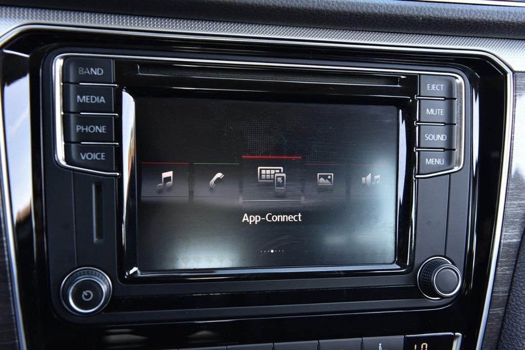 2017 Volkswagen Passat 1.8T SE Auto