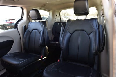 2024 Chrysler Pacifica Hybrid Select FWD