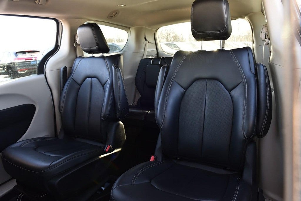 2024 Chrysler Pacifica Hybrid Select FWD