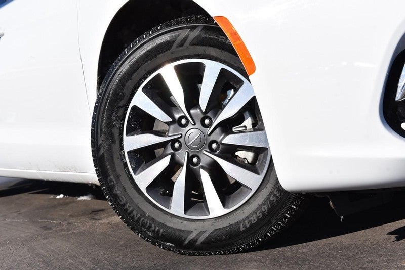 2024 Chrysler Pacifica Select