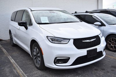 2024 Chrysler Pacifica Select