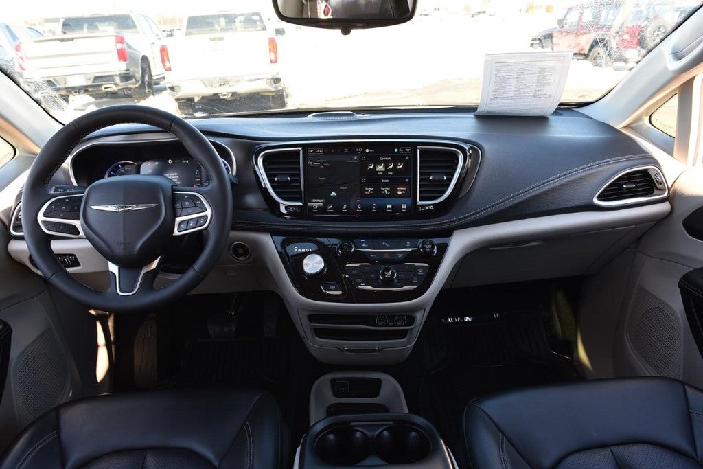 2024 Chrysler Pacifica Hybrid Select FWD