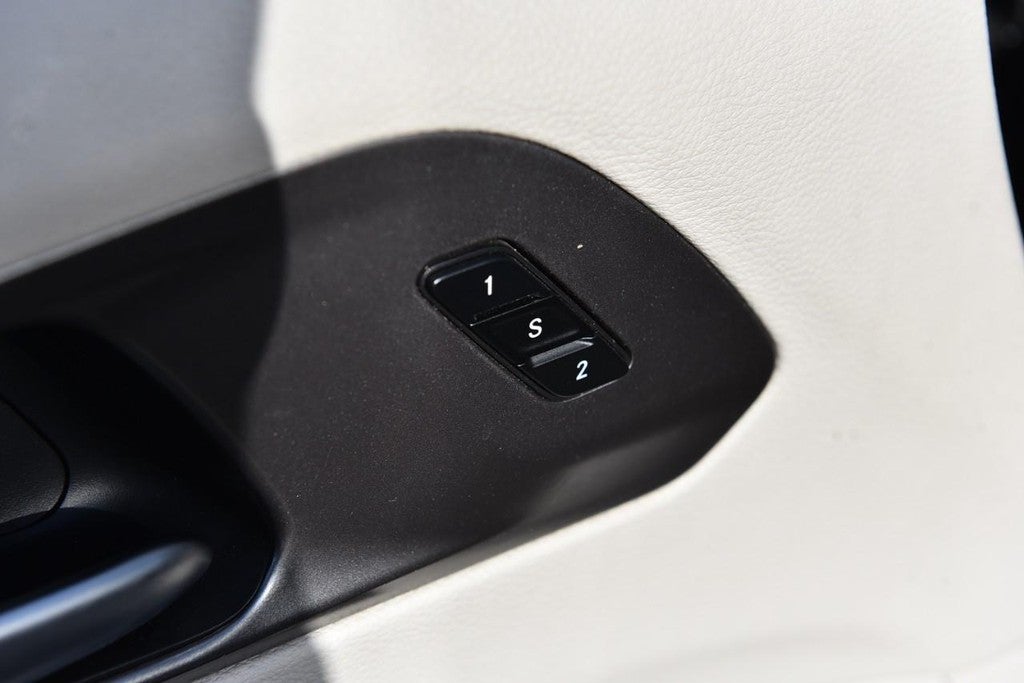 2024 Chrysler Pacifica Hybrid Select FWD