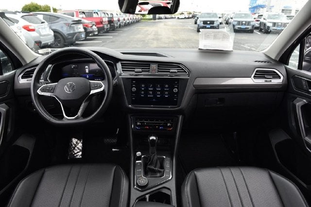 2023 Volkswagen Tiguan 2.0T SE