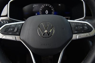 2025 Volkswagen Taos 1.5T SE Black