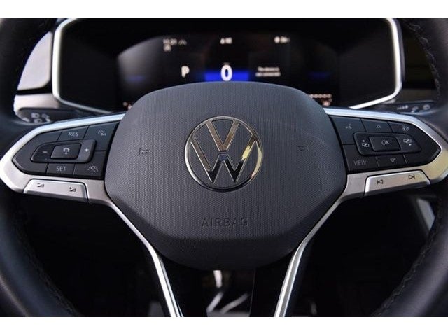 2025 Volkswagen Taos 1.5T SE Black