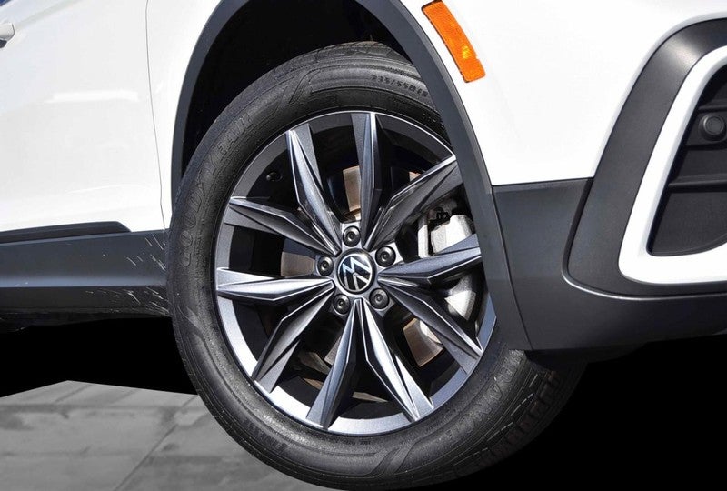 2023 Volkswagen Tiguan 2.0T SE FWD