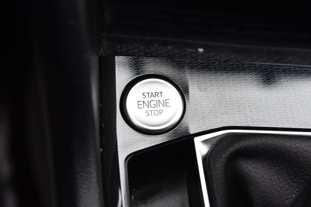 2025 Volkswagen Taos SE Black FWD