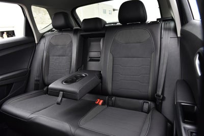 2025 Volkswagen Taos SE Black FWD