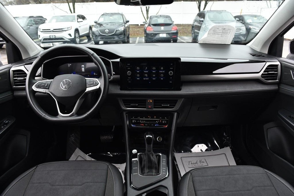 2025 Volkswagen Taos SE Black FWD