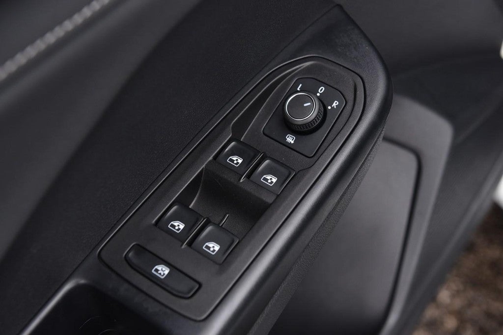 2025 Volkswagen Taos SE Black FWD