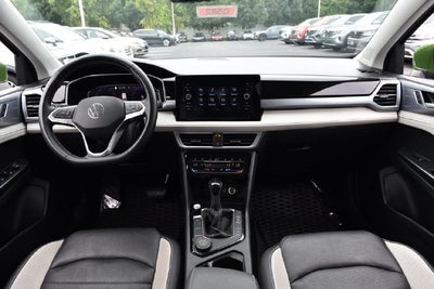 2025 Volkswagen Taos 1.5T SEL