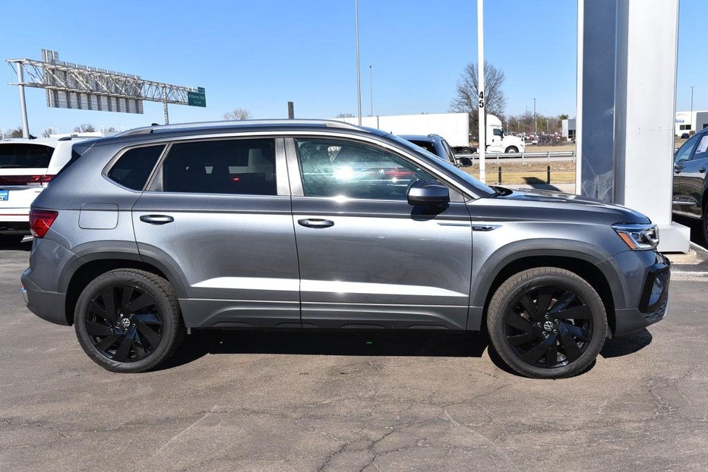 2024 Volkswagen Taos SEL 4MOTION