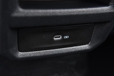 2025 Volkswagen Taos SE FWD