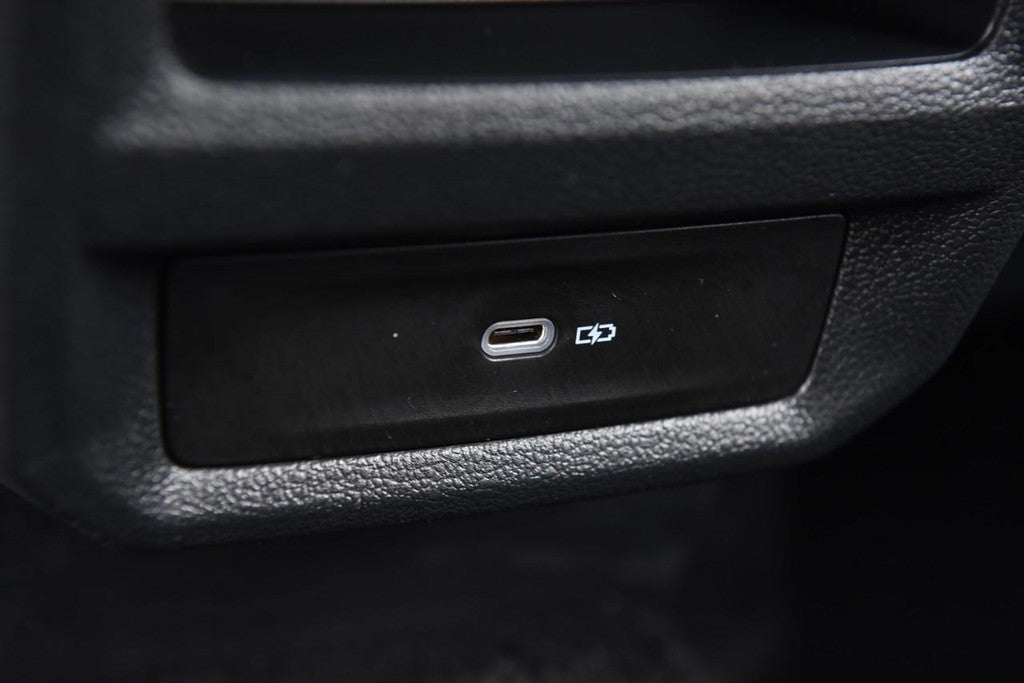 2025 Volkswagen Taos SE FWD