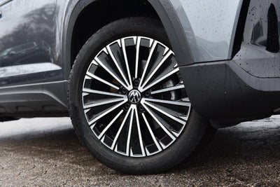 2025 Volkswagen Taos SE FWD