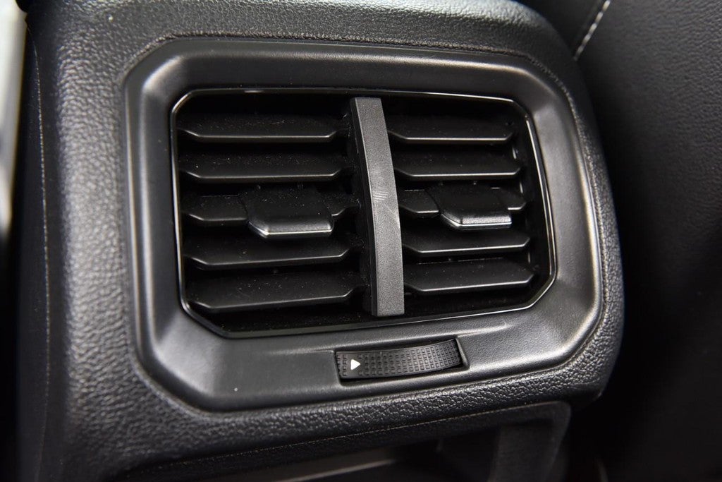 2023 Volkswagen Taos SE FWD