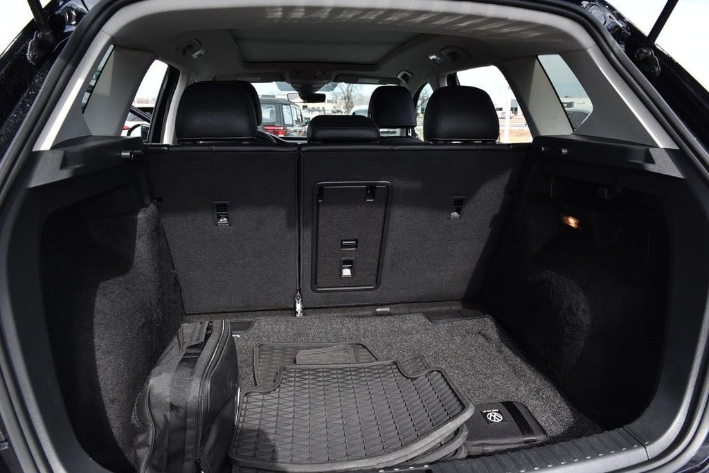 2023 Volkswagen Taos SE FWD