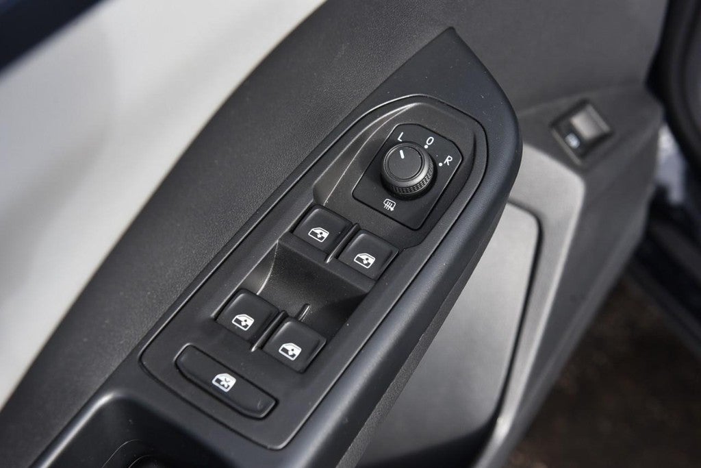 2023 Volkswagen Taos SE FWD