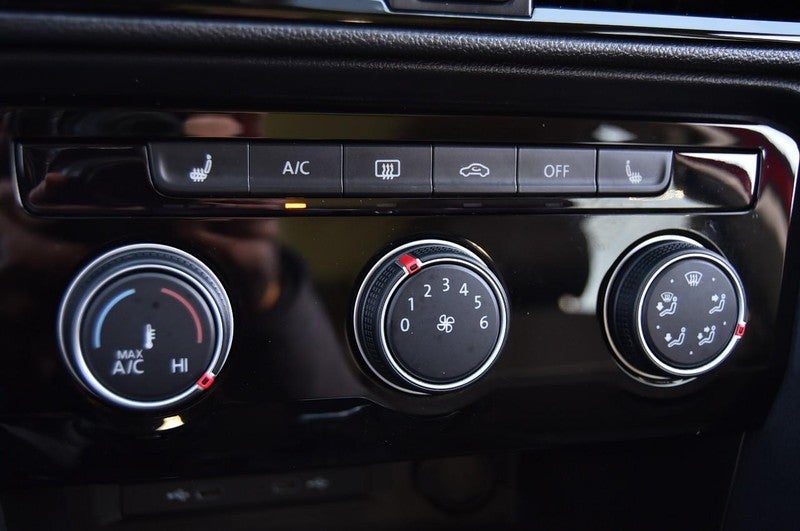 2023 Volkswagen Taos SE FWD