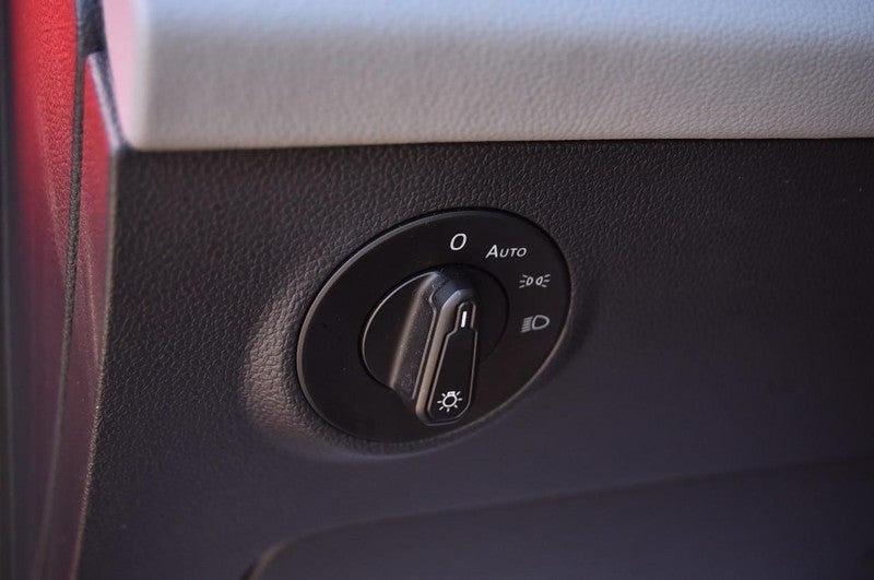 2023 Volkswagen Taos SE FWD