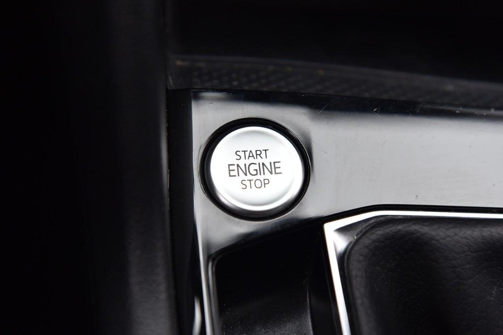 2023 Volkswagen Taos SE FWD