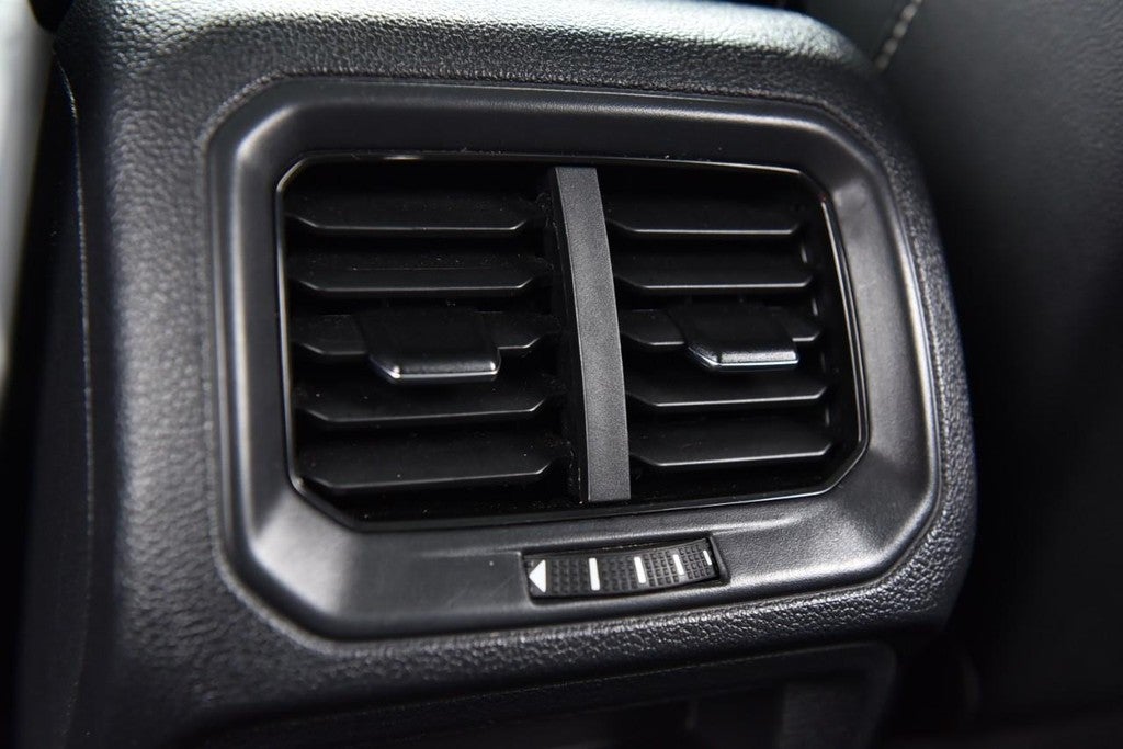 2023 Volkswagen Taos SE FWD