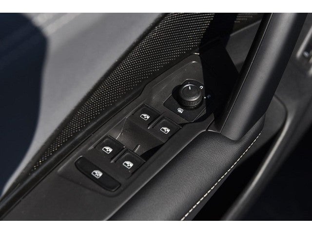 2025 Volkswagen Tiguan SE R-Line Black