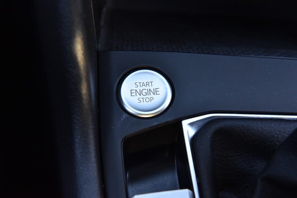 2022 Volkswagen Taos SE FWD