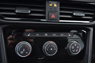 2023 Volkswagen Taos SE 4MOTION