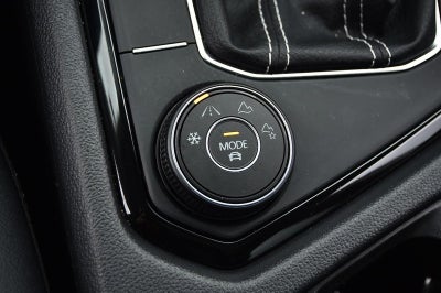 2023 Volkswagen Taos SE 4MOTION