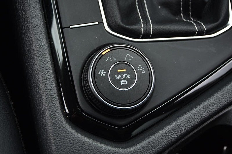 2023 Volkswagen Taos SE 4MOTION