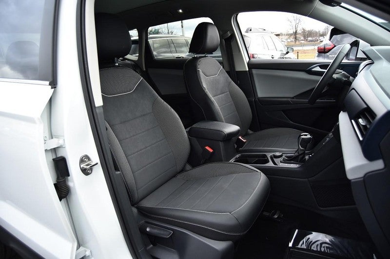 2023 Volkswagen Taos SE 4MOTION