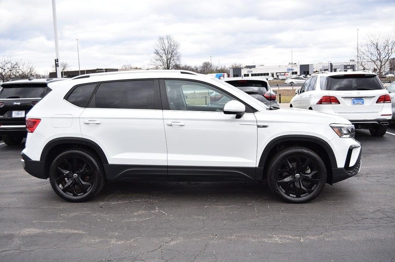 2023 Volkswagen Taos SE 4MOTION