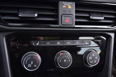 2023 Volkswagen Taos SE 4MOTION