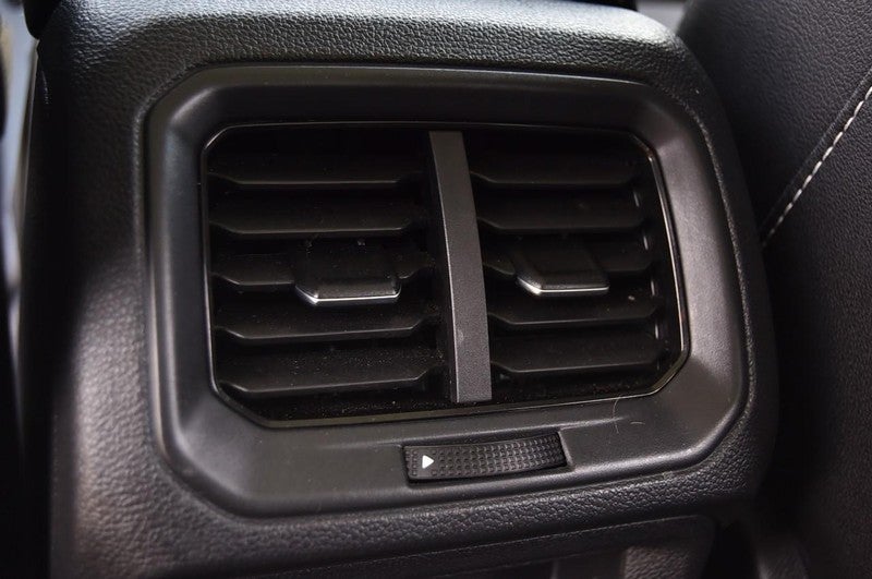 2023 Volkswagen Taos SE 4MOTION