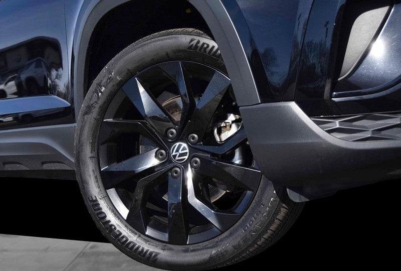 2023 Volkswagen Taos SE 4MOTION