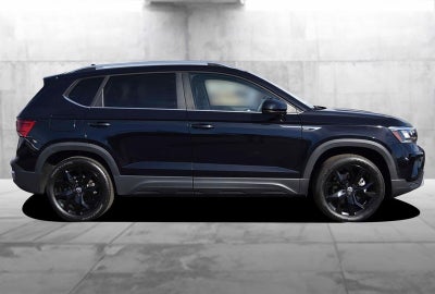 2023 Volkswagen Taos SE 4MOTION