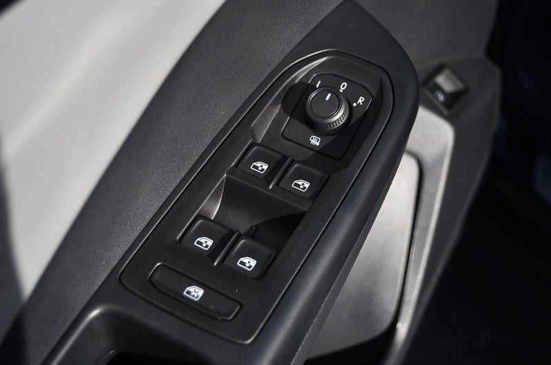 2023 Volkswagen Taos SE 4MOTION