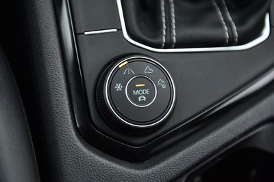 2023 Volkswagen Taos SE 4MOTION