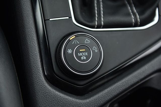 2023 Volkswagen Taos SE 4MOTION