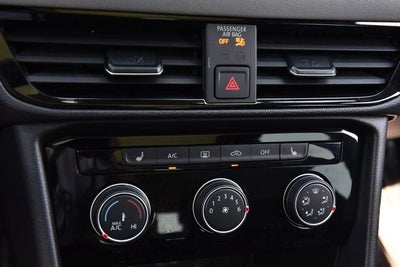 2023 Volkswagen Taos SE 4MOTION