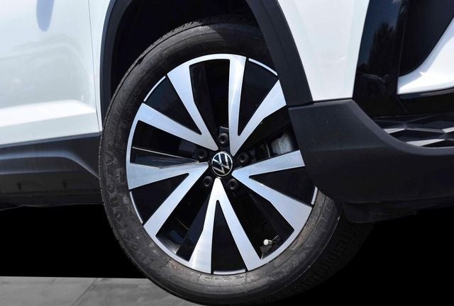 2023 Volkswagen Taos SE 4MOTION