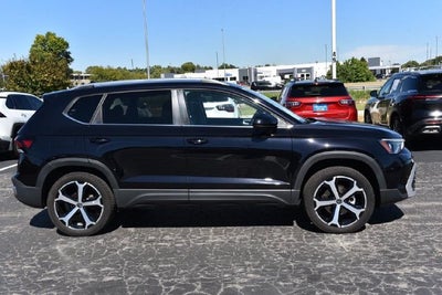 2025 Volkswagen Taos 1.5T SE