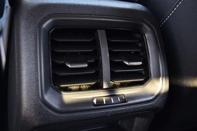 2024 Volkswagen Taos SE FWD