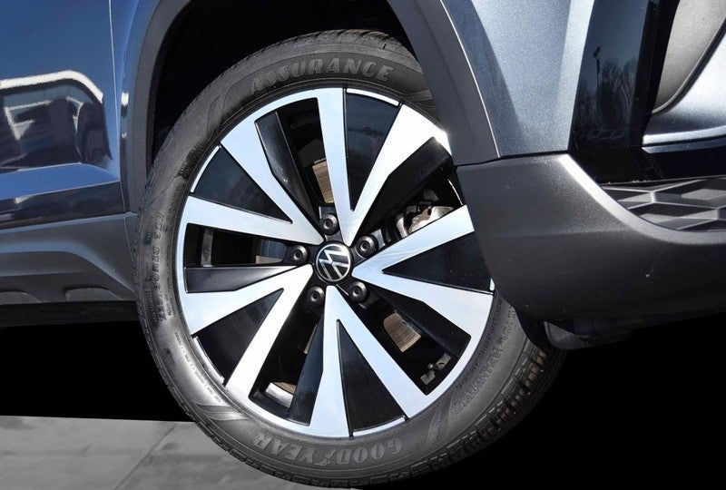 2024 Volkswagen Taos SE FWD